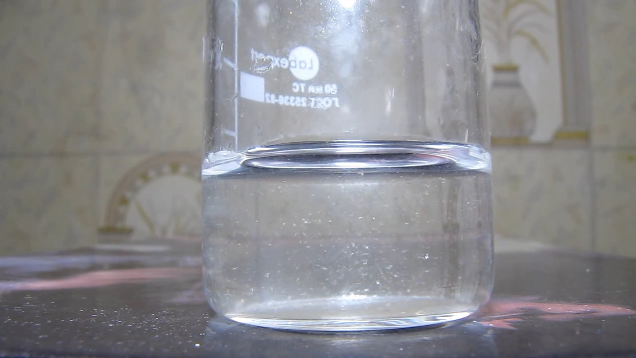 Фильтрование раствора аммиака. Filtration of ammonia solution